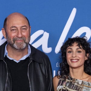 Kad Merad et Barbara Pravi - Avant-première du film "Finalement" de C. Lelouch qui fête son 87ème anniversaire au Grand Rex à Paris le 30 octobre 2024. © Pierre Perusseau/Bestimage 