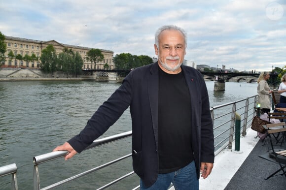 Exclusif - Francis Perrin - Soirée "Fête des fictions de France 3" à la péniche La Balle au Bond au port des Saints-Pères à Paris, le 4 juillet 2016. © Lionel Urman/Bestimage