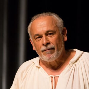 Exclusif - Prix Spécial - Francis Perrin fête ses 50 ans de carrière et revient sur scène pour une soirée spéciale avec "Molière malgré Moi" au théâtre de la Gaîté-Montparnasse à Paris le 18 juin 2016 entouré de sa famille et ses amis. © Romuald Meigneux / Bestimage