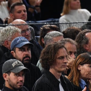 Artus, Paul de Saint Sernin, Victor Belmondo - Célébrités en tribunes lors des demi- finales du tournoi de tennis ATP Masters 1000 de Paris (Paris Rolex Master ) à l'Accor Arena - Palais Omnisports de Paris-Bercy - à Paris, France, le 2 novembre 2024. © Veeren/Bestimage 