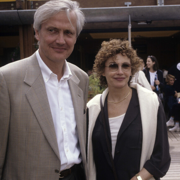 Archives - Marlène Jobert et son mari Walter Green lors des Internationaux de Tennis de Roland Garros à Paris. Mai 1996 © Michel CROIZARD via Bestimage