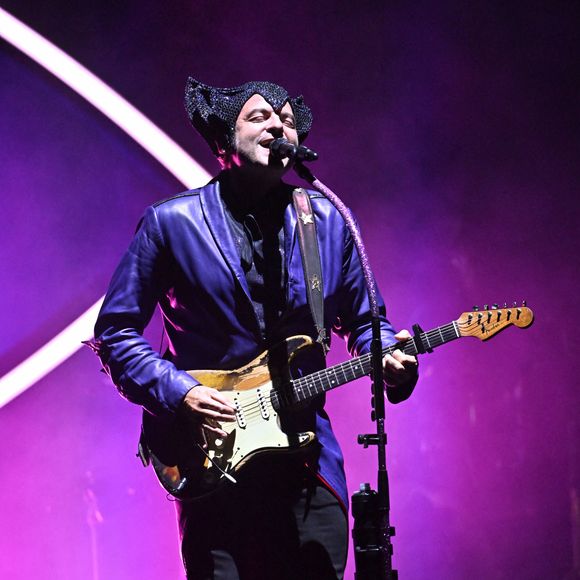 L'auteur-compositeur-interprète, multi-instrumentiste et guitariste français, Matthieu Chédid, dit M, en concert sur la scène Masséna durant le Nice Jazz Festival 2023. Le 21 juillet 2023. © Bruno Bebert / Bestimage