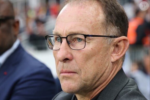 Jean-Pierre Papin lors du match RC Lens - Olympique de Marseille, stade Bollaert-Delelis, le 6 mai 2023 lors du match de championnat de Ligue 1 Uber Eats opposant le RC Lens à l'Olympique de Marseille au stade Bollaert-Delelis à Lens, France, le 7 mai 2023. Lens won 2-1. © Laurent Sanson/Panoramic/Bestimage