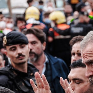 Inondations meurtrières dans le Sud de l'Espagne: le roi Felipe VI, la reine Letizia d'Espagne et la Premier Ministre Pedro Sanchez accueillis au cri d'" assassins ! " par une foule en colère 