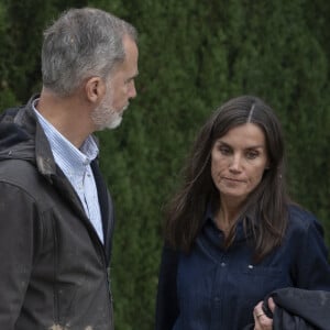 Letizia et Felipe d'Espagne ne comptent pas rester les bras croisés
Inondations meurtrières dans le Sud de l'Espagne: le roi Felipe VI, la reine Letizia d'Espagne et la Premier Ministre Pedro Sanchez accueillis au cri d'" assassins ! " par une foule en colère 