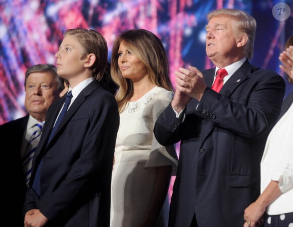 Melania Trump, Barron Trump et Donald Trump lors du 4ème jour de la convention Républicaine à Cleveland, le 21 juillet 2016. 