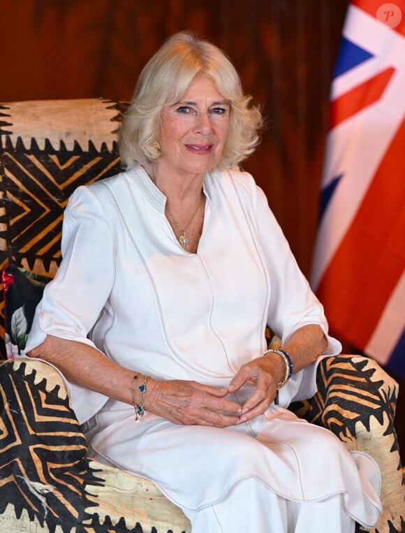 Le roi Charles III d'Angleterre et la reine consort Camilla assistent à une cérémonie officielle d'accueil royal 'ava à l'université nationale de Samoa à Apia, Samoa le 23 octobre 2024. 