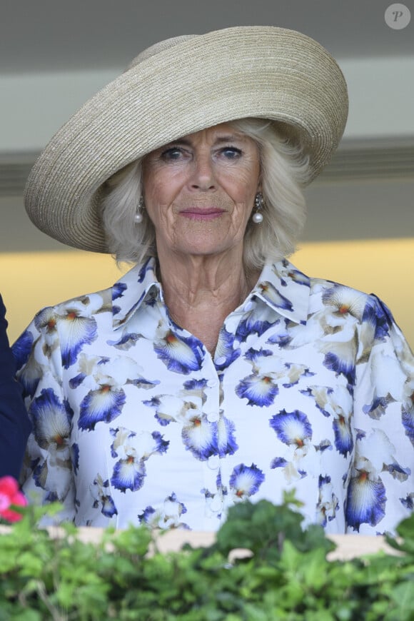 La reine consort d'Angleterre, Camilla Parker Bowles lors du QIPCO King George Day à Ascot - © Cover Images via ZUMA Press