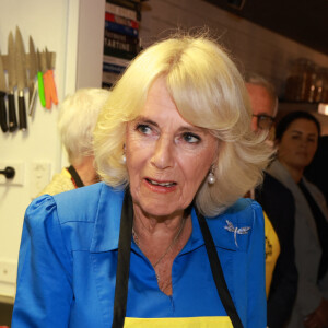 Camilla Parker Bowles, reine consort d'Angleterre, visite le Refettorio OzHarvest à Sydney, le 22 octobre 2024. C'est le fruit d'une collaboration à impact social entre les principales organisations de sauvetage alimentaire OzHarvest (fondée en Australie) et Food for Soul (fondée en Italie). En tant que marraine d'UKHarvest, la Reine marquera le 20e anniversaire d'OzHarvest et entendra son fondateur et ses bénévoles parler de l'histoire et du succès du concept Refettorio. 