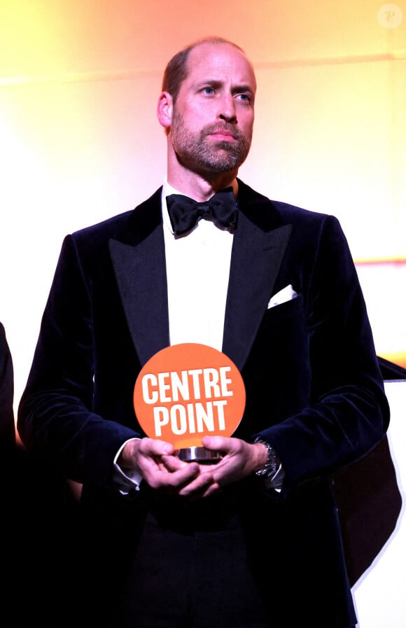 Et montrant sa profonde reconnaissance envers ceux qui l'ont bien accueilli 
Le prince William, prince de Galles, lors du gala Centrepoint Awards à Londres, le 16 octobre 2024. © Alpha / Bestimage 