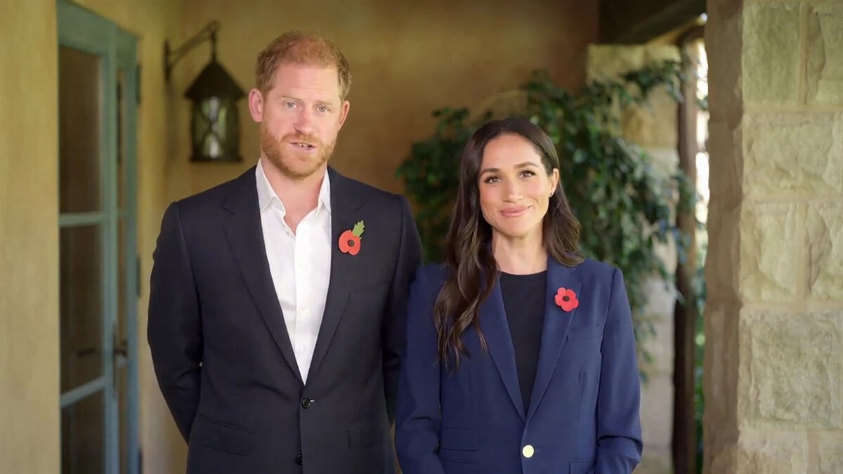 Photo : À la fin de la vidéo, un geste tendre du prince Harry envers ...