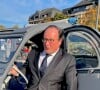 Tout guilleret comme à son habitude, François Hollande a posé dans une truculente 2CV avant de dédicacer son livre Le défi de gouverner.
François Hollande dans une 2CV - Foire du Livre de Brive 2024 à la Halle Georges Brassens de Brive-la-Gaillarde le 8 novembre 2024. © Fabien Faure / Bestimage 