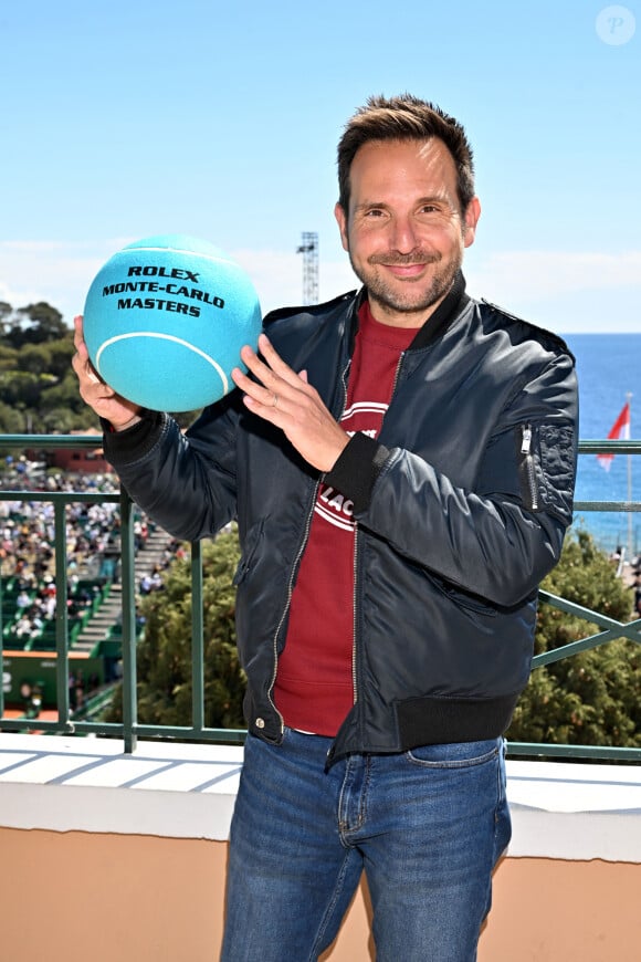 Christophe Michalak aux Masters 1000 de Monte-Carlo sur le court Rainier III à Roquebrune-Cap-Martin, France, le 13 avril 2023. © Bruno Bebert/Bestimage 