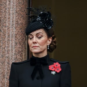 Catherine Kate Middleton, princesse de Galles et Sophie Rhys-Jones duchesse d'Edimbourg honorent les disparus des deux guerres mondiales lors de la cérémonie Remembrance Sunday ( Dimanche du souvenir ) au Cénotaphe à Londres.