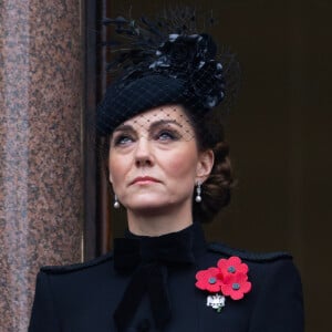 Catherine Kate Middleton, princesse de Galles honore les disparus des deux guerres mondiales lors de la cérémonie Remembrance Sunday ( Dimanche du souvenir ) au Cénotaphe à Londres.