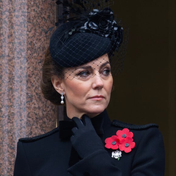 Catherine Kate Middleton, princesse de Galles honore les disparus des deux guerres mondiales lors de la cérémonie Remembrance Sunday ( Dimanche du souvenir ) au Cénotaphe à Londres.