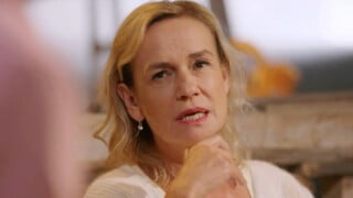 "Sans eau et sans électricité" : Sandrine Bonnaire évoque son enfance