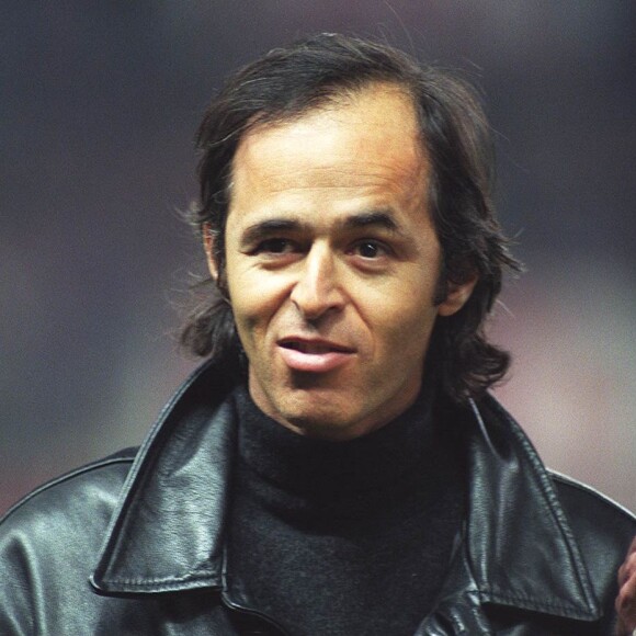 Récemment aperçu dans le métro londonien comme le prouve "Paris Match", Jean-Jacques Goldman est un citoyen comme tout le monde
Jean-Jacques Goldman au match PSG/Parme 