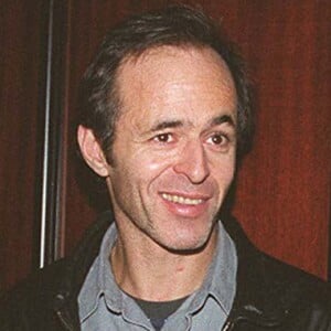 Jean-Jacques Goldman vit à Londres depuis 2016
Paulette Coquatrix, Jean-Jacques Goldman et Francis Cabrel - Anniversaire du Fouquet's