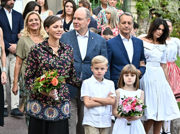 Le prince Albert II de Monaco, sa femme la princesse Charlene et leurs enfants, le prince héréditaire Jacques et la princesse Gabriella, accompagnés de Charlotte Casiraghi, de son fils Raphaël Elmaleh, de Dimittri Rassam, son mari et de leur fils Balthazar