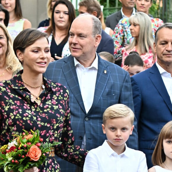 Le prince Albert II de Monaco, sa femme la princesse Charlene et leurs enfants, le prince héréditaire Jacques et la princesse Gabriella, accompagnés de Charlotte Casiraghi, de son fils Raphaël Elmaleh, de Dimittri Rassam, son mari et de leur fils Balthazar