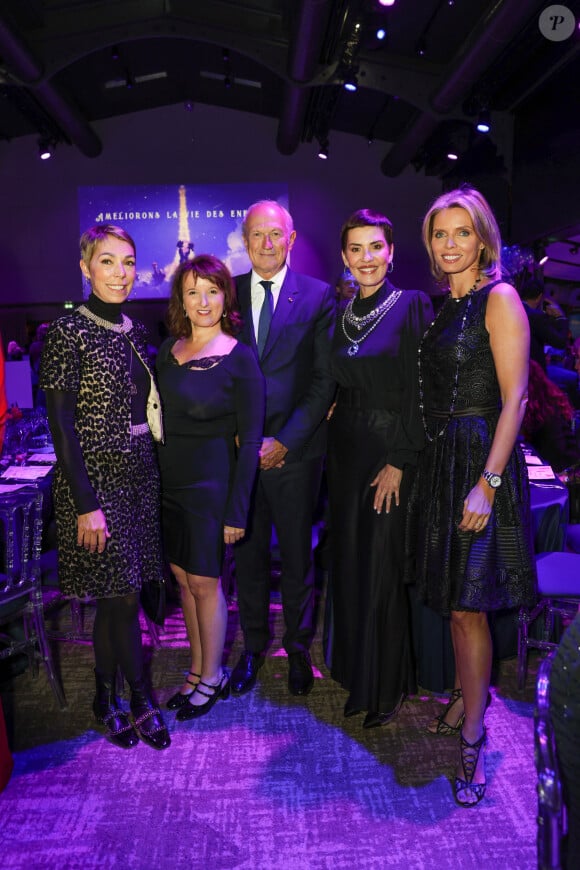 Exclusif - Mathilde Favier, Anne Roumanoff, Jean-Paul Agon, Cristina Cordula et Sylvie Tellier - Soirée du 6ème Gala caritatif de l'Institut Rafaël et de la Zag Foundation, dédié à l'accompagnement des enfants en santé intégrative au Pavillon Gabriel à Paris le 12 novembre 2024. © Erez Lichtfeld/Bestimage 