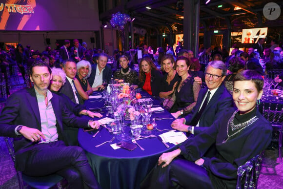 Exclusif - Marc-Olivier Fogiel ( 3eme gauche ), Linda Pinto, Mathilde Favier, Barbara Rosnay-Veil, Vanessa van Zuylen, Cristina Cordula - Soirée du 6ème Gala caritatif de l'Institut Rafaël et de la Zag Foundation, dédié à l'accompagnement des enfants en santé intégrative au Pavillon Gabriel à Paris le 12 novembre 2024. © Erez Lichtfeld/Bestimage 