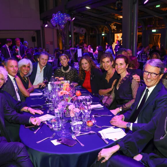 Exclusif - Marc-Olivier Fogiel ( 3eme gauche ), Linda Pinto, Mathilde Favier, Barbara Rosnay-Veil, Vanessa van Zuylen, Cristina Cordula - Soirée du 6ème Gala caritatif de l'Institut Rafaël et de la Zag Foundation, dédié à l'accompagnement des enfants en santé intégrative au Pavillon Gabriel à Paris le 12 novembre 2024. © Erez Lichtfeld/Bestimage 