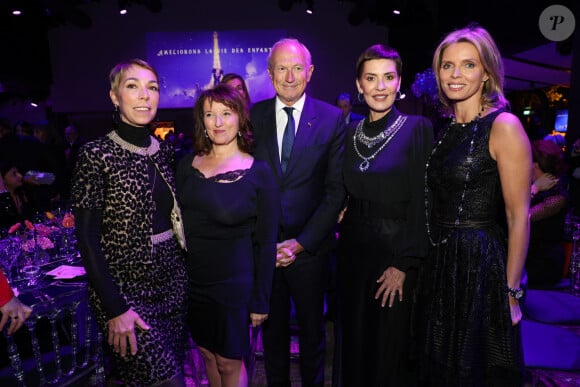 Exclusif - Mathilde Favier, Anne Roumanoff, Jean-Paul Agon, Cristina Cordula et Sylvie Tellier - Soirée du 6ème Gala caritatif de l'Institut Rafaël et de la Zag Foundation, dédié à l'accompagnement des enfants en santé intégrative au Pavillon Gabriel à Paris le 12 novembre 2024. © Erez Lichtfeld/Bestimage 