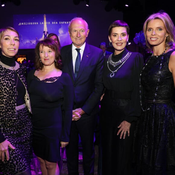 Exclusif - Mathilde Favier, Anne Roumanoff, Jean-Paul Agon, Cristina Cordula et Sylvie Tellier - Soirée du 6ème Gala caritatif de l'Institut Rafaël et de la Zag Foundation, dédié à l'accompagnement des enfants en santé intégrative au Pavillon Gabriel à Paris le 12 novembre 2024. © Erez Lichtfeld/Bestimage 