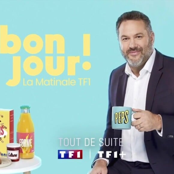 Depuis janvier, Bruce Toussaint présente "Bonjour !" chaque jour sur TF1
Affiche promotionnelle de "Bonjour !", la matinale de TF1