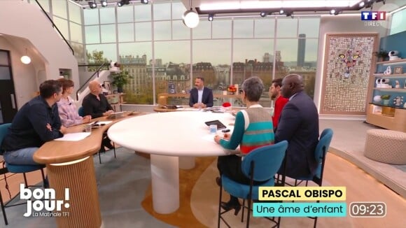 Face à l'équipe de "Bonjour !", Pascal Obispo s'est laissé aller à quelques confidences
Pascal Obispo et l'équipe de "Bonjour !" sur TF1