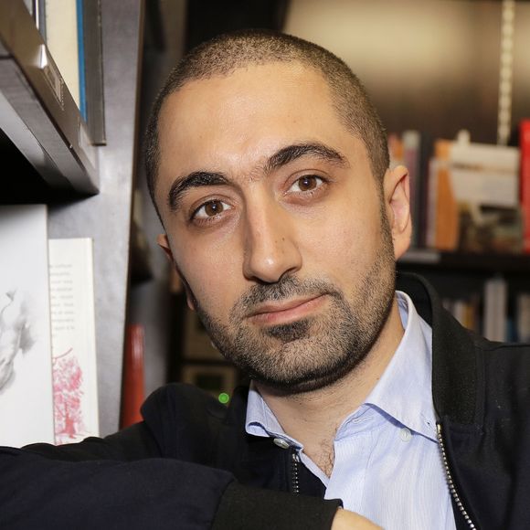 À l'aube de vos interminables heures passées en cuisine, avant de recevoir famille et proches, suivez le guide.
Exclusif - Rendez-vous avec Jimmy Mohamed à Paris le 13 octobre 2019. © Cédric Perrin/Bestimage