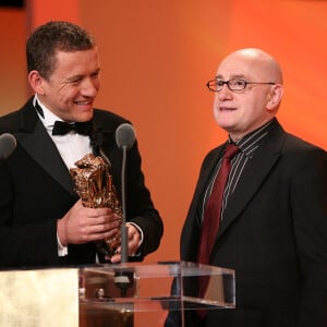 Il a tourné avec de nombreuses vedettes...
Dany Boon et Michel Blanc lors de la 32ème cérémonie des César qui s'est tenue au Théâtre du Chatelet à Paris, France, le 24 février 2007.