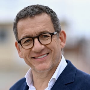 Dany Boon assiste au photocall de La Famille Hennedricks lors du 38ème Festival du Film de Cabourg - Jour 4 le 15 juin 2024 à Cabourg, France.