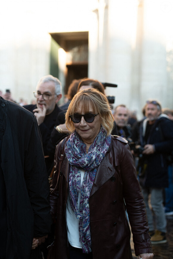 Marie-Anne Chazel lors des funérailles de l'acteur français Michel Blanc à l'église Saint Eustache à Paris, France, le 10 octobre 2024. Il est décédé le 4 octobre à la suite d'une crise cardiaque consécutive à un choc anaphylactique. Blanc était connu pour son rôle du célibataire maladroit Jean-Claude Dusse dans le film "Les Bronzés" de 1978. Photo par Florian Poitout/ABACAPRESS.COM