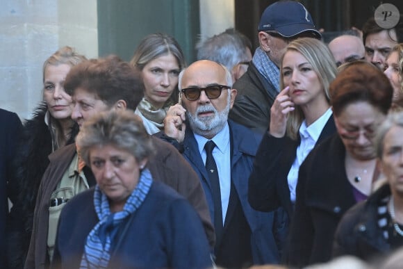 Gérard Jugnot, Thierry Lhermitte, quittant la cérémonie des funérailles de l'acteur français Michel Blanc à l'église Saint Eustache à Paris, France, le 10 octobre 2024. Il est décédé le 4 octobre à la suite d'une crise cardiaque consécutive à un choc anaphylactique. Blanc était connu pour son rôle du célibataire maladroit Jean-Claude Dusse dans le film "Les Bronzés" de 1978. Photo par Franck Castel/ABACAPRESS.COM