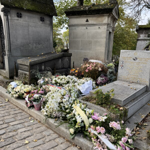 Illustration de la tombe de Michel Blanc au cimetière du Père-Lachaise à Paris le 14 octobre 2024. © Cristophe Clovis/Bestimage