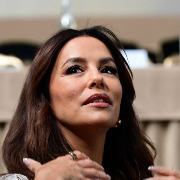 Ce jour-là, Eva Longoria représentait l'ONG espagnole Global Gift Foundation (GGF) lors de la 164e vente des Hospices de Beaune

Eva Longoria lors de la 164ème vente des Hospices de Beaune sous les Halles de Beaune le 17 novembre 2024. Cette 164ème édition se tenait comme chaque année sous la Halle de Beaune, en face de l'Hôtel-Dieu. La Pièce de Charité, un Beaune 1er cru "Les Bressandes", a été vendue pour 360.000 euros © Romain Doucelin / Bestimage 