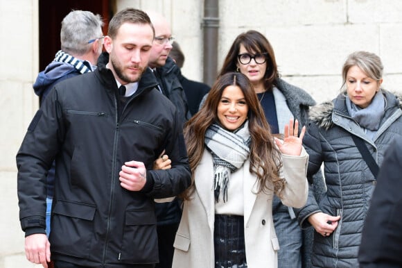 Eva Longoria, Zabou Breitman lors de la 164ème vente des Hospices de Beaune sous les Halles de Beaune le 17 novembre 2024. Cette 164ème édition se tenait comme chaque année sous la Halle de Beaune, en face de l'Hôtel-Dieu. La Pièce de Charité, un Beaune 1er cru "Les Bressandes", a été vendue pour 360.000 euros © Romain Doucelin / Bestimage  164th Hospices de Beaune auction under the Halles de Beaune on 17 November 2024. As in previous years, the 164th Hospices de Beaune auction was held in the Halle de Beaune, opposite the Hôtel-Dieu. The Pièce de Charité, a Beaune 1er cru ‘Les Bressandes’, sold for €360,000. 