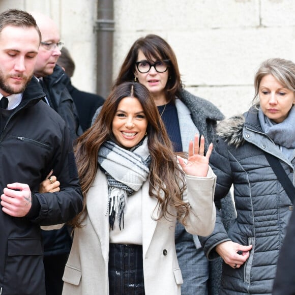 Eva Longoria, Zabou Breitman lors de la 164ème vente des Hospices de Beaune sous les Halles de Beaune le 17 novembre 2024. Cette 164ème édition se tenait comme chaque année sous la Halle de Beaune, en face de l'Hôtel-Dieu. La Pièce de Charité, un Beaune 1er cru "Les Bressandes", a été vendue pour 360.000 euros © Romain Doucelin / Bestimage  164th Hospices de Beaune auction under the Halles de Beaune on 17 November 2024. As in previous years, the 164th Hospices de Beaune auction was held in the Halle de Beaune, opposite the Hôtel-Dieu. The Pièce de Charité, a Beaune 1er cru ‘Les Bressandes’, sold for €360,000. 