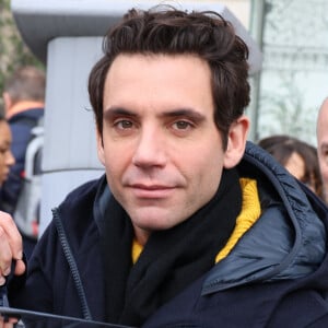 Exclusif - Le chanteur Mika à la sortie des studios de RTL à Paris, France, le 11 décembre 2023.