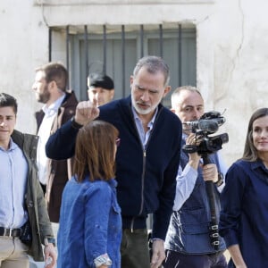 Ayant un agenda chargé,
Le roi Felipe VI et la reine Letizia d'Espagne visitent Chiva, moins d'un mois après leur accueil houleux à Valence, suite aux inondations meurtrières dans la région, le 19 novembre 2024. © Cordon / Bestimage