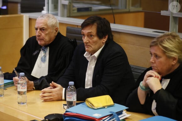 Pierre Palmade au tribunal de Melun avec ses avocats Me Alain Barsikian et Me Céline Lasek pour son procès pour blessures involontaires à la suite d'un accident de la route en février 2023 dans lequel sa voiture a percuté un autre véhicule à Melun. Le 20 novembre 2024. © Christophe Clovis / Bestimage 