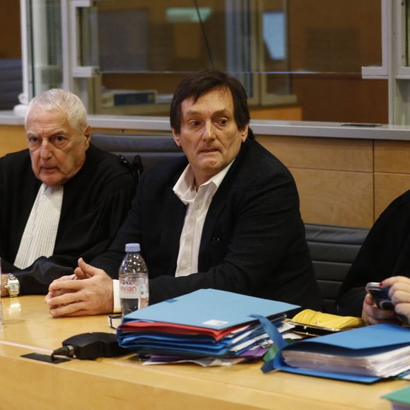 Pierre Palmade au tribunal de Melun avec ses avocats Me Alain Barsikian et Me Céline Lasek pour son procès pour blessures involontaires à la suite d'un accident de la route en février 2023 dans lequel sa voiture a percuté un autre véhicule à Melun. Le 20 novembre 2024. © Christophe Clovis / Bestimage 