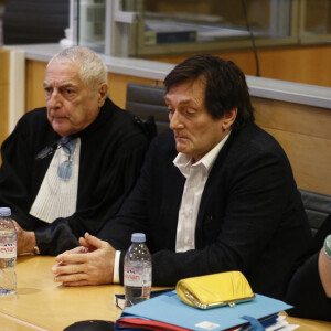 Pierre Palmade au tribunal de Melun avec ses avocats Me Alain Barsikian et Me Céline Lasek pour son procès pour blessures involontaires à la suite d'un accident de la route en février 2023 dans lequel sa voiture a percuté un autre véhicule à Melun. Le 20 novembre 2024. © Christophe Clovis / Bestimage 