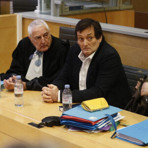 Pierre Palmade au tribunal de Melun avec ses avocats Me Alain Barsikian et Me Céline Lasek pour son procès pour blessures involontaires à la suite d'un accident de la route en février 2023 dans lequel sa voiture a percuté un autre véhicule à Melun. Le 20 novembre 2024. © Christophe Clovis / Bestimage 