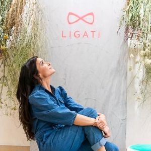Jenifer lance une collection d'objets déco baptisée Ligati, septembre 2020.