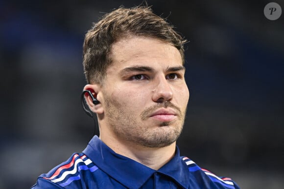 Le joueur de rugby a attendu le samedi 23 novembre pour marquer le coup de ses 28 ans...
Antoine Dupont sur le plateau TV de TF1 lors du match de rugby du XV des Nations d'automne France VS Nouvelle-Zélande All Blacks au Stade de France à Saint Denis près de Paris, France le 16 novembre 2024. Photo par Victor Joly/ABACAPRESS.COM