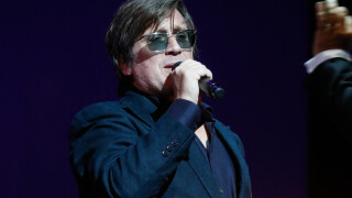 Thomas Dutronc et de nombreuses stars réunies pour un hommage à Charles Aznavour : son fils Mischa a réussi un bel exploit